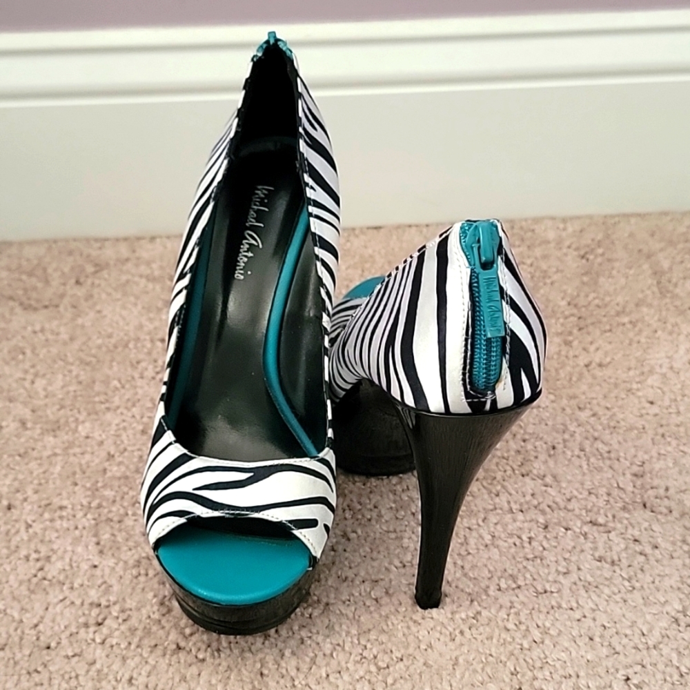 Zebra Print high heels - Picture 3 of 6